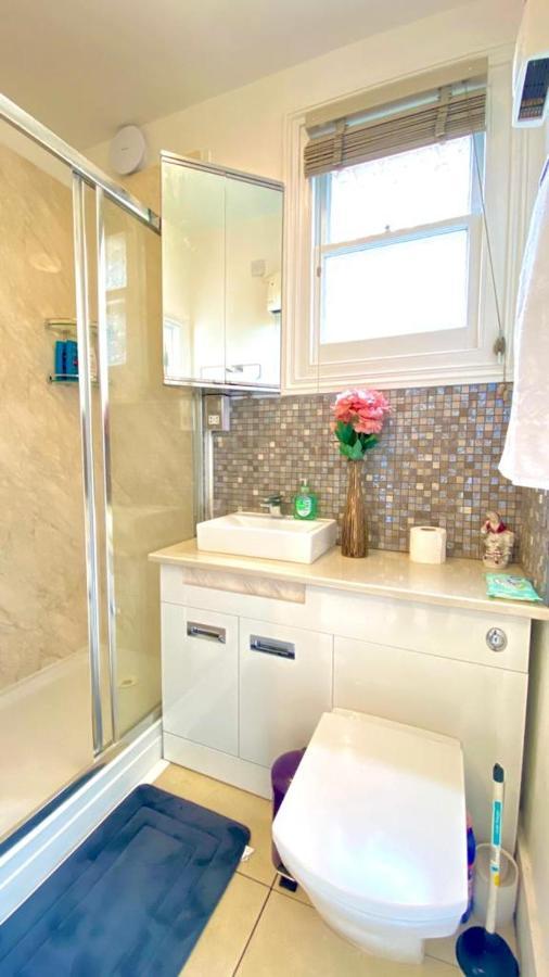Modern And Cosy Studio Flat London Exterior photo