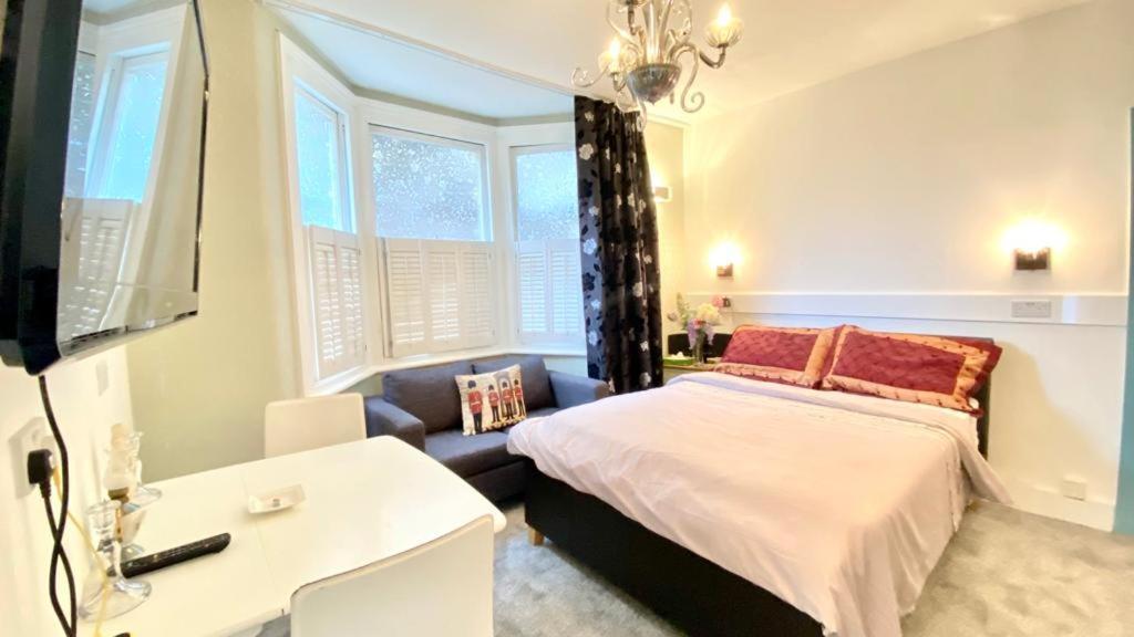 Modern And Cosy Studio Flat London Exterior photo